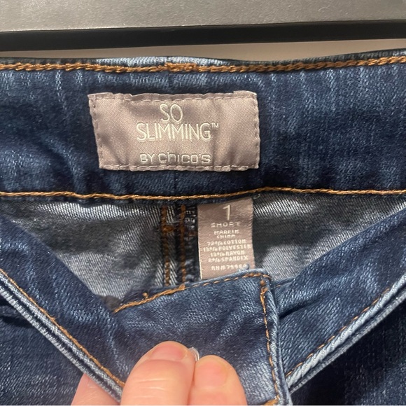 Chico’s So Slimming Women's Dark Blue Flare Jeans Sz 1 (8-10) - Picture 4 of 10